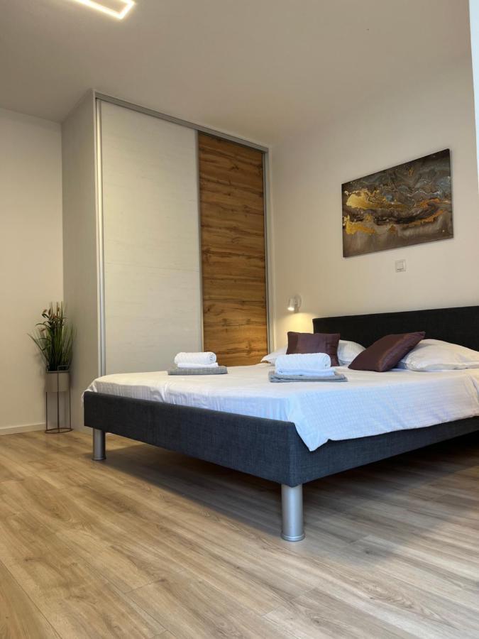 Apartmani Ivelic Supetar Exterior photo