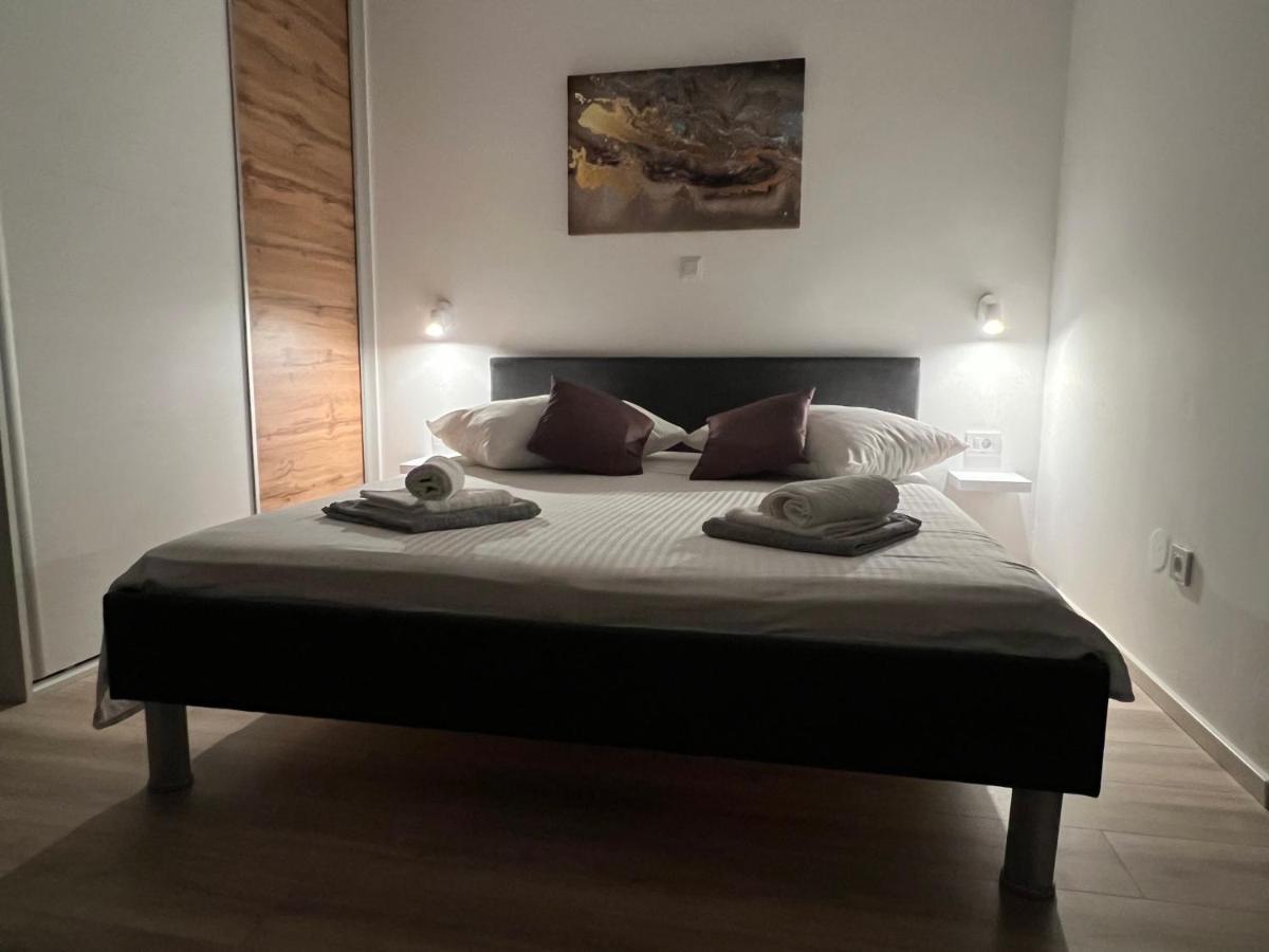 Apartmani Ivelic Supetar Exterior photo