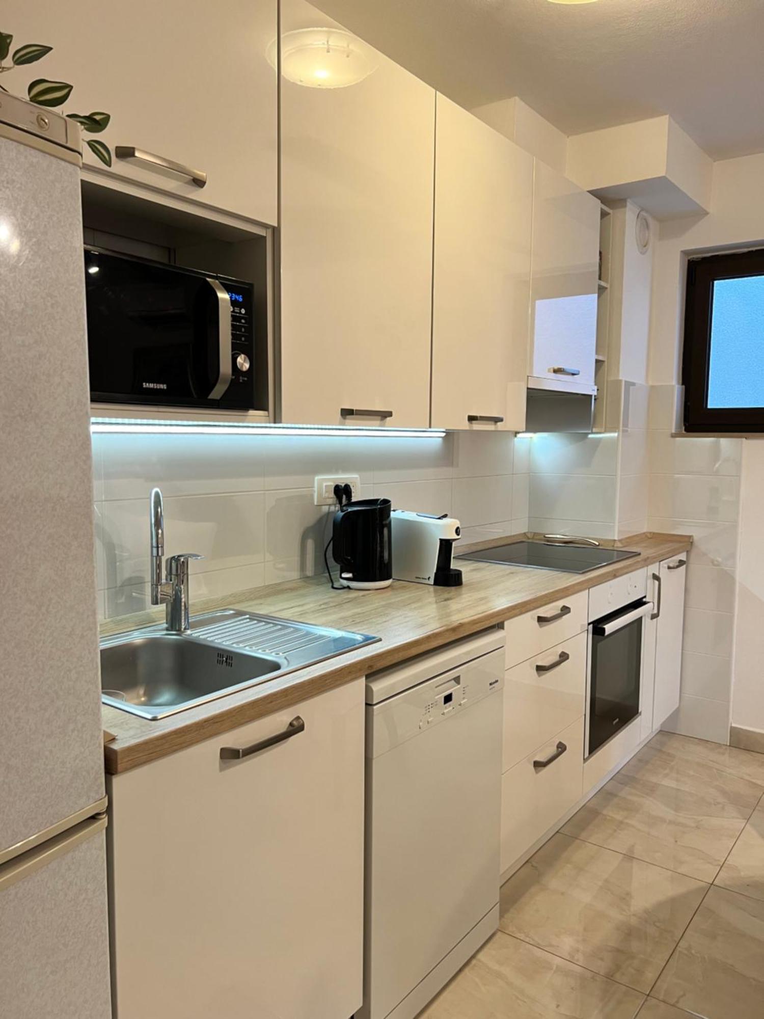 Apartmani Ivelic Supetar Exterior photo